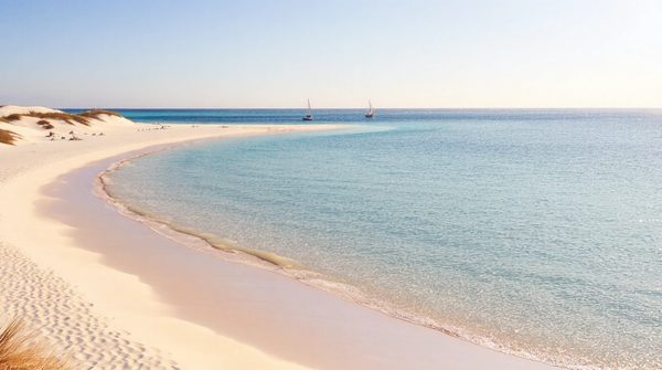 Découvrez les mystères de la plage blanche du langoustier à porquerolles